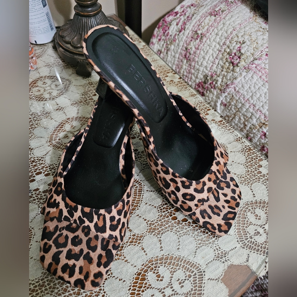 Bershka heeled mules in leopard print size 6